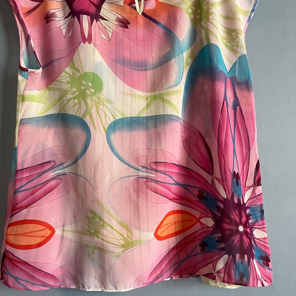 SELLING VERTIGO TOP FOR WOMEN SIZE MEDIUM COLOR FLORAL PATTERN SLEEVELESS BNWOT - Picture 12 of 13